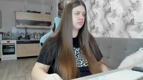 Snapshot of elisa_kollin chatting on 12-04-25, 10:13 Aletta Oushen online show from 12-04-25, 10:13