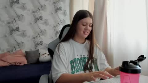 Aletta Oushen online show from 06-29-26, 10:15