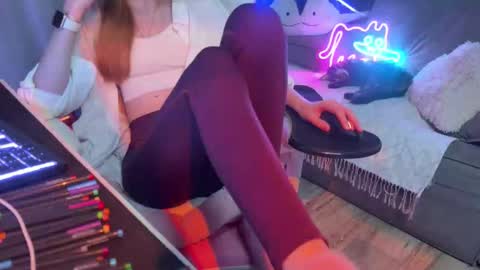 Snapshot of elisa_north chatting on 09-26-25, 05:28 Elisa North online show from 09-26-25, 05:28