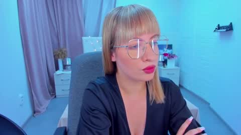 Elisabeth online show from 12-26-24, 04:58