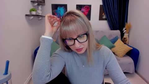 Elisabeth online show from 01-17-25, 04:47