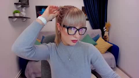 Elisabeth online show from 01-19-25, 03:32