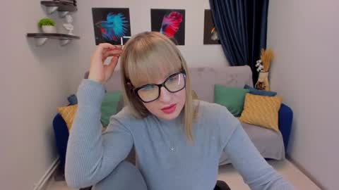 Elisabeth online show from 01-26-25, 01:47