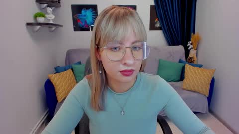 Elisabeth online show from 01-29-25, 02:42