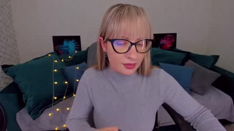 Elisabeth online show from 02-02-25, 02:45