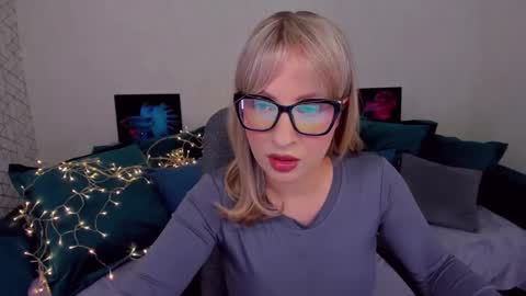 Elisabeth online show from 02-10-25, 04:47