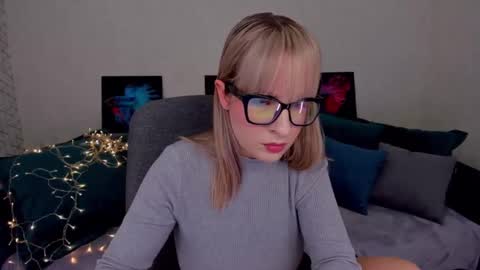 Elisabeth online show from 02-14-25, 03:05