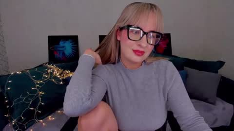 Elisabeth online show from 02-14-25, 06:08