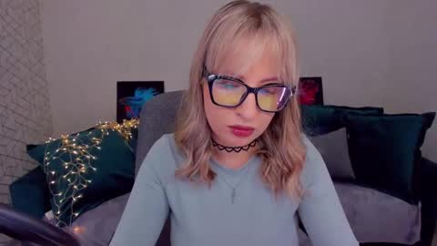 Elisabeth online show from 02-20-25, 02:35