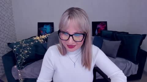 Elisabeth online show from 02-21-25, 08:05