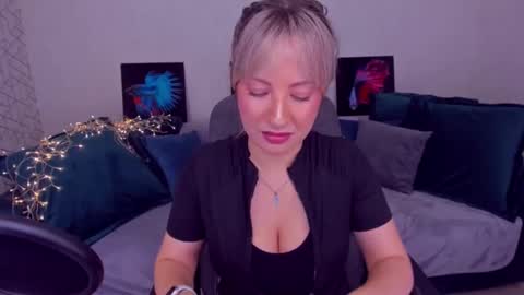 Elisabeth online show from 02-24-25, 08:03