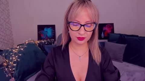 Elisabeth online show from 02-25-25, 03:05