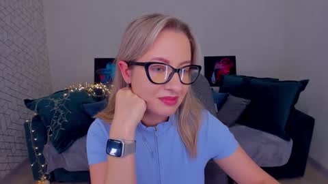 Elisabeth online show from 03-10-25, 03:30