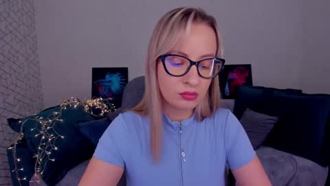 Elisabeth online show from 03-11-25, 02:29