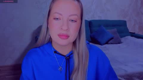 Elisabeth online show from 10-13-25, 09:04