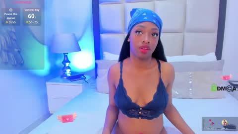 elisabettamonroy online show from 10-22-25, 03:01