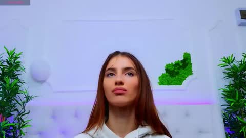 ElisaCharm online show from 10-22-25, 04:13