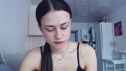 Elis online show from 03-25-26, 05:24