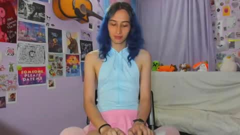 Snapshot of elisdarling chatting on 06-01-26, 11:17 elisdarling online show from 06-01-26, 11:17