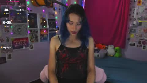 Snapshot of elisdarling chatting on 06-23-26, 08:51 elisdarling online show from 06-23-26, 08:51