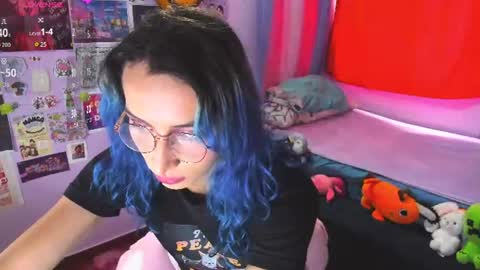 Snapshot of elisdarling chatting on 07-24-26, 08:40 elisdarling online show from 07-24-26, 08:40