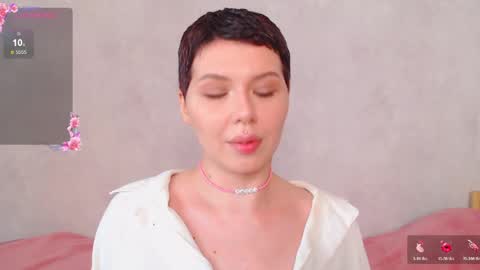 Snapshot of elise_day chatting on 05-17-26, 10:00 elise_day online show from 05-17-26, 10:00