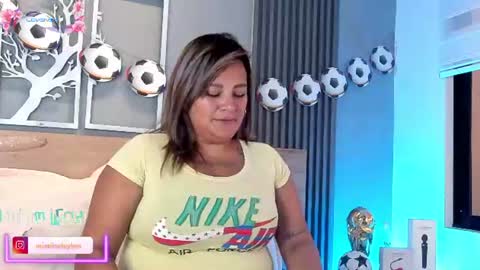Elise Play Boobs online show from 06-19-26, 06:12