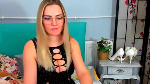 Elise online show from 12-03-24, 03:00