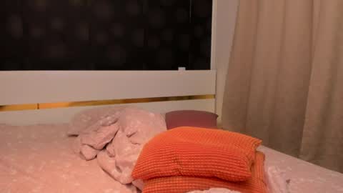 Elly online show from 04-06-26, 07:37