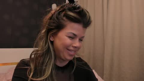 Elly online show from 04-08-26, 09:48