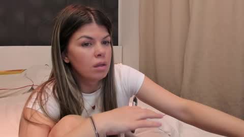 Elly online show from 04-16-26, 08:09