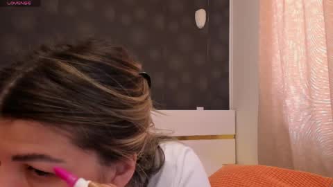 Snapshot of elisetyler89 chatting on 04-25-26, 10:40 Elly online show from 04-25-26, 10:40