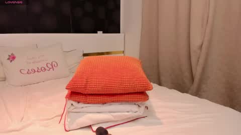 Snapshot of elisetyler89 chatting on 04-27-26, 07:45 Elly online show from 04-27-26, 07:45
