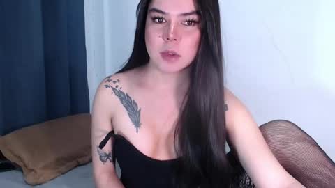 Snapshot of elisex18 chatting on 05-04-26, 08:21 Elise online show from 05-04-26, 08:21