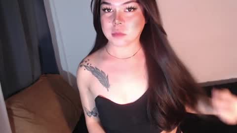 Snapshot of elisex18 chatting on 05-31-26, 07:37 Elise online show from 05-31-26, 07:37