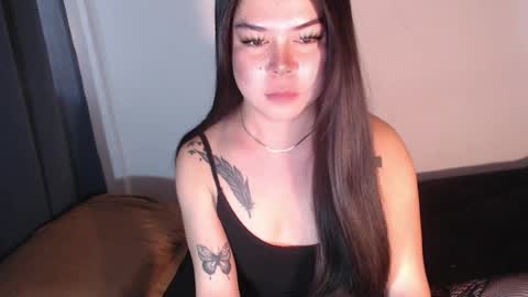 Snapshot of elisex18 chatting on 06-02-26, 04:47 Elise online show from 06-02-26, 04:47