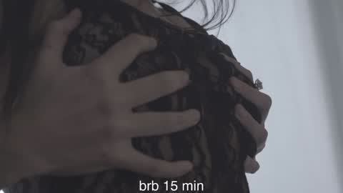 Snapshot of elisonnina chatting on 12-15-24, 10:37 Nina online show from 12-15-24, 10:37