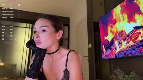 Snapshot of elisonnina chatting on 10-18-25, 05:14 Nina online show from 10-18-25, 05:14