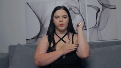 Snapshot of eliss_mystery chatting on 11-08-25, 03:45 Eliss online show from 11-08-25, 03:45