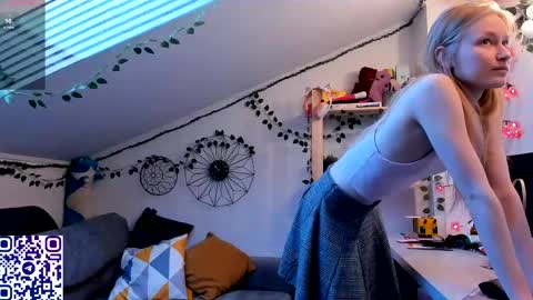 Snapshot of eliteeros chatting on 04-24-26, 02:30 EliteEros online show from 04-24-26, 02:30