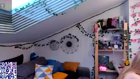 Snapshot of eliteeros chatting on 05-11-26, 02:45 EliteEros online show from 05-11-26, 02:45