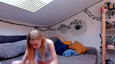 Snapshot of eliteeros chatting on 05-30-26, 12:13 EliteEros online show from 05-30-26, 12:13