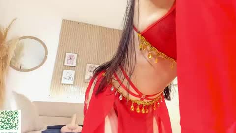 Elizabeth  online show from 10-04-25, 01:09