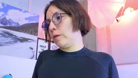 Eliza online show from 06-23-26, 04:27