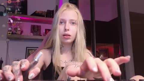 Elizabeth online show from 02-12-26, 07:20