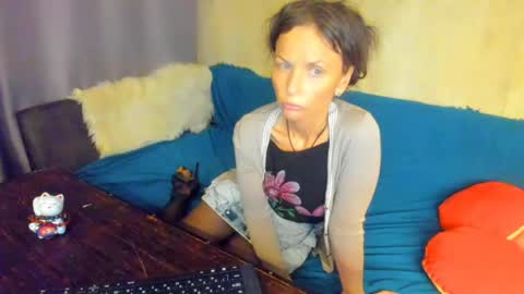 Elizabethangel online show from 05-10-26, 10:37