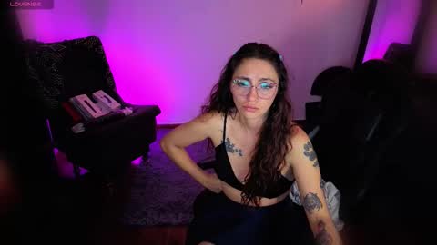Snapshot of elizabeht_911 chatting on 09-15-25, 03:39 elizabeht_911 online show from 09-15-25, 03:39