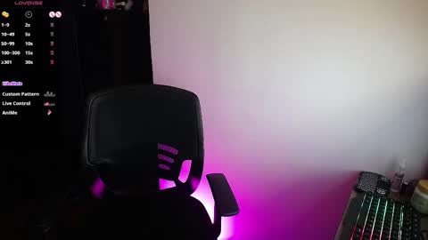 elizabeht_911 online show from 11-13-25, 09:41