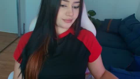 Elezabeth online show from 06-18-26, 07:07