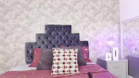 Elizabeth online show from 12-20-25, 01:29